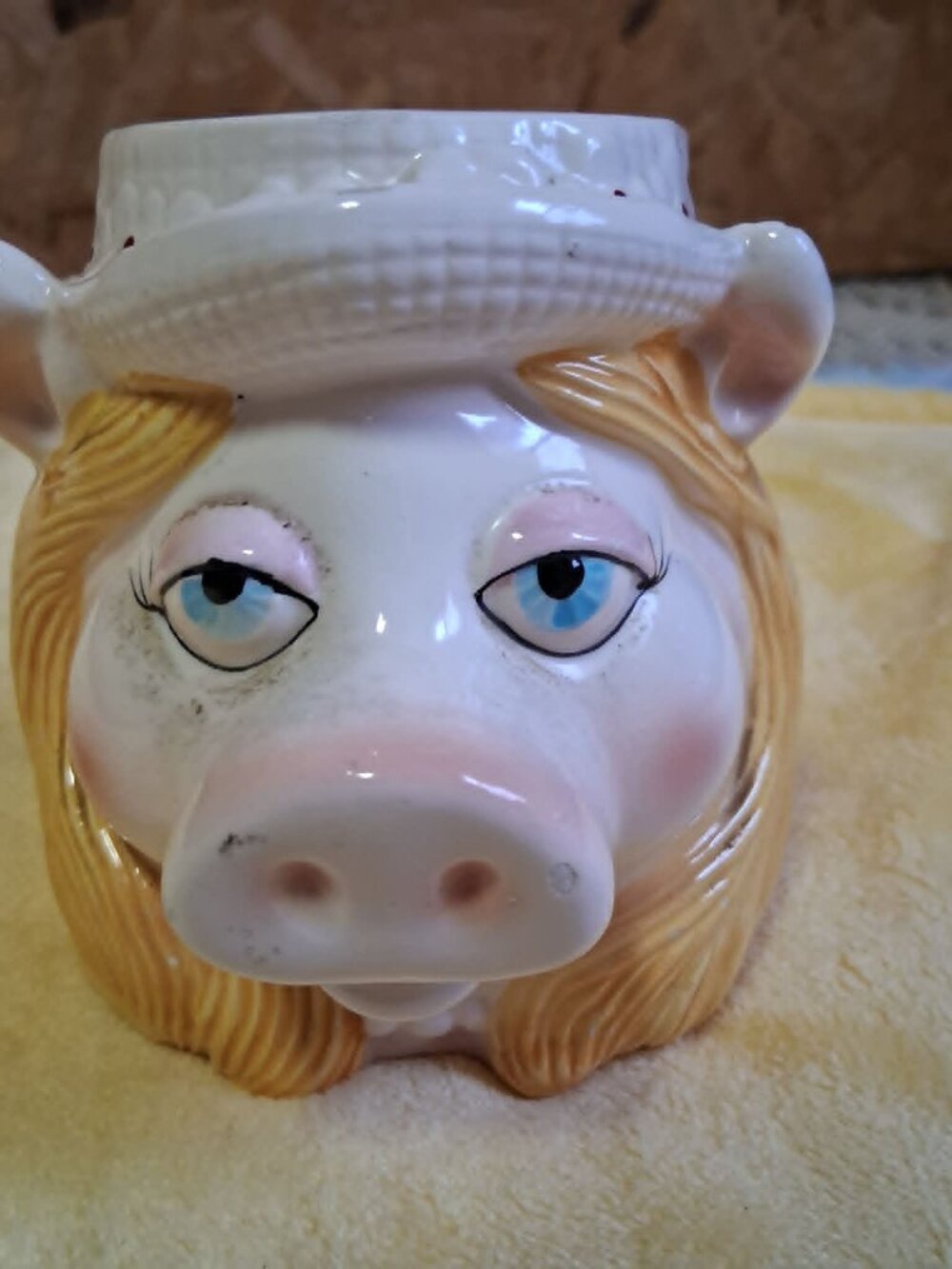 MISS PIGGY CERAMIC MUG--MUPPETS